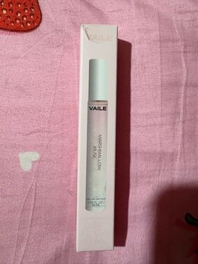 Marshmallow Muse Eau de Parfum - Pink